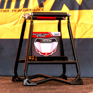 Risk Racing F.F.S. Factory Fold Stand in der Grube