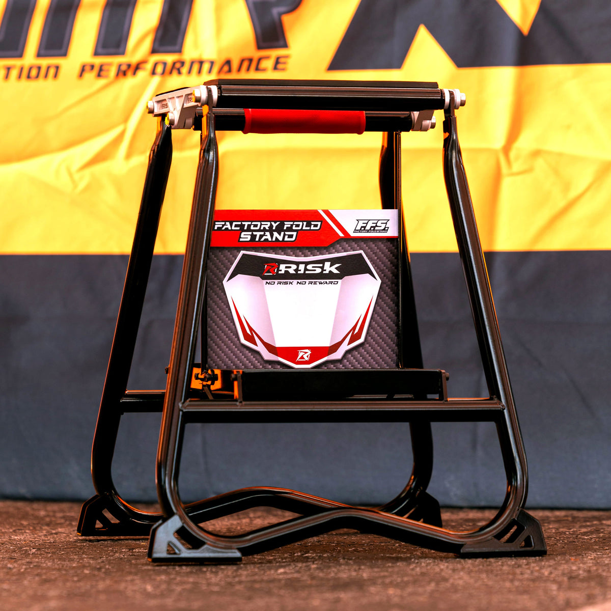 Risk Racing F.F.S. Factory Fold Stand in der Grube