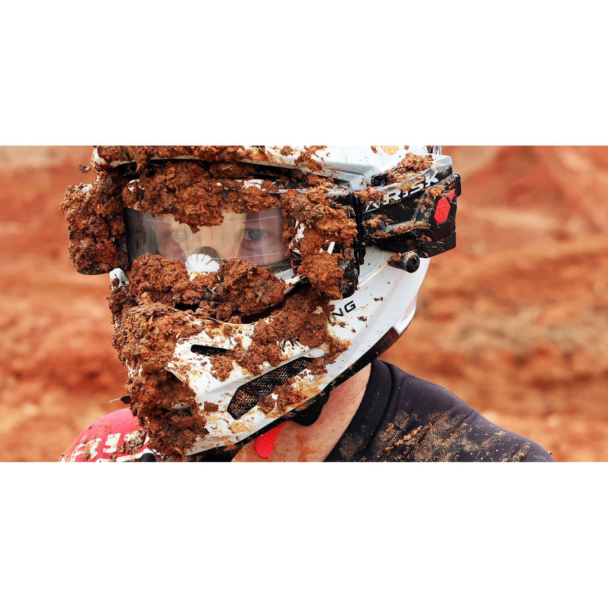 The Ripper clears vision of muddy motocross goggles in as little as 1 second | Risk Racing